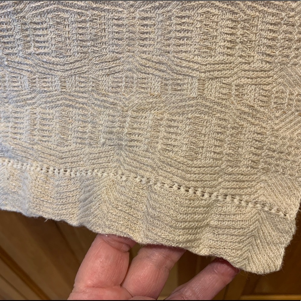 Linen table runner - Picture 4 of 4